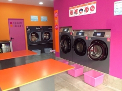 Self Servicie Laundry Open Clean 